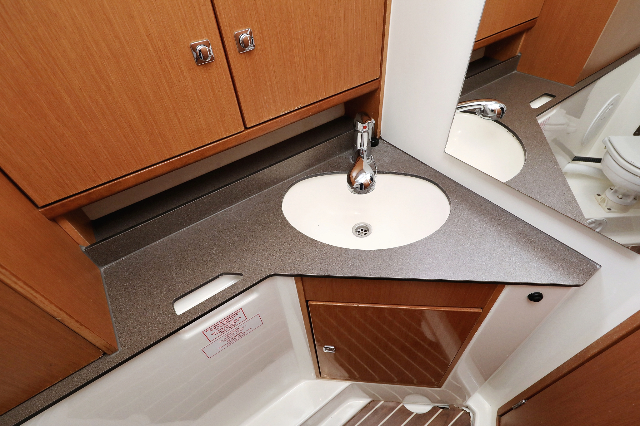 Bavaria Cruiser 33 — photo 30