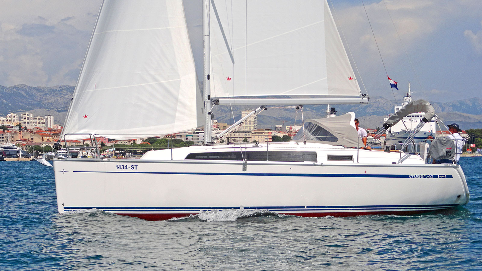 Bavaria Cruiser 34 — photo 6
