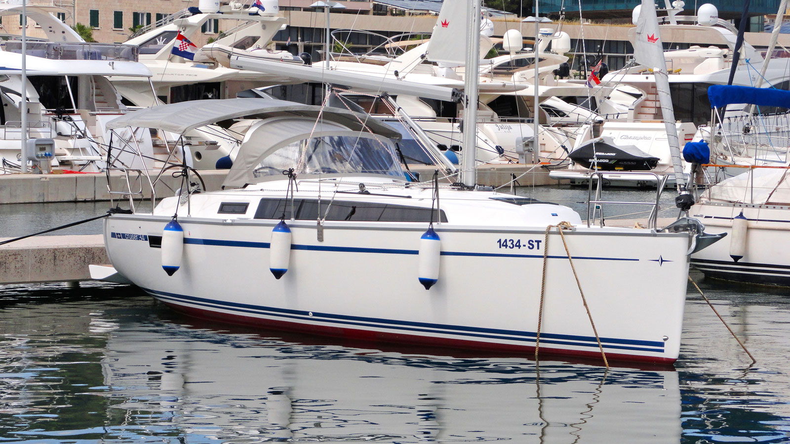 Bavaria Cruiser 34 — photo 10
