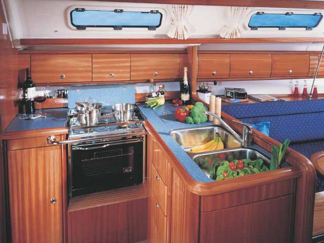 Bavaria 36 — photo 6