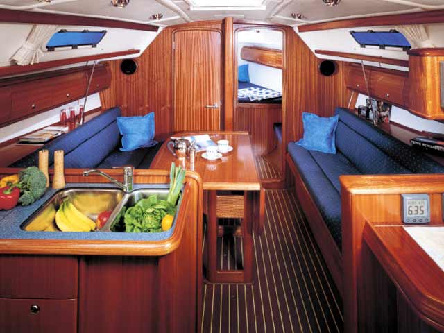 Bavaria 36 — photo 8