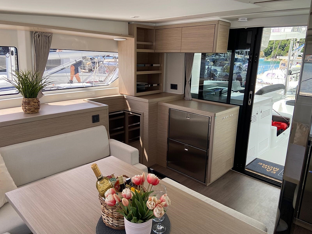 Lagoon 46 OW - 3 + 2 cab. — photo 21
