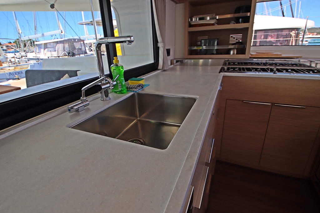 Lagoon 46 OW - 3 + 2 cab. — photo 35