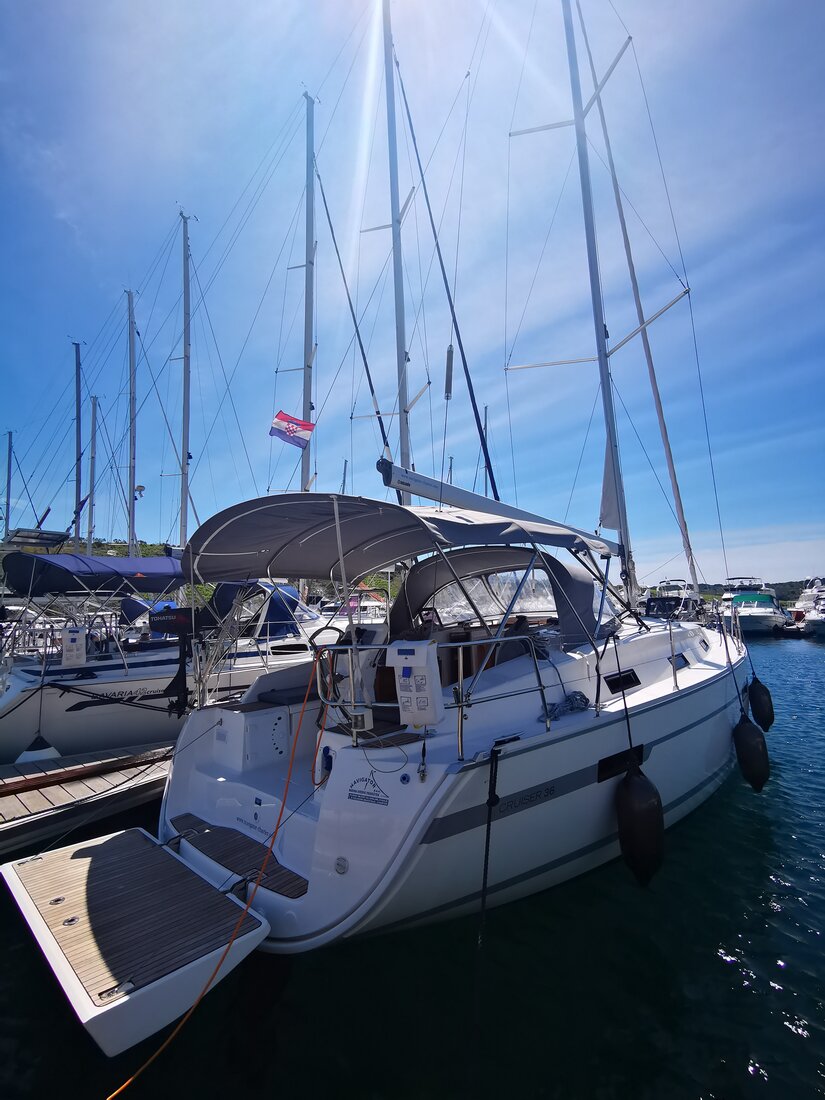 Bavaria Cruiser 36 — photo 5