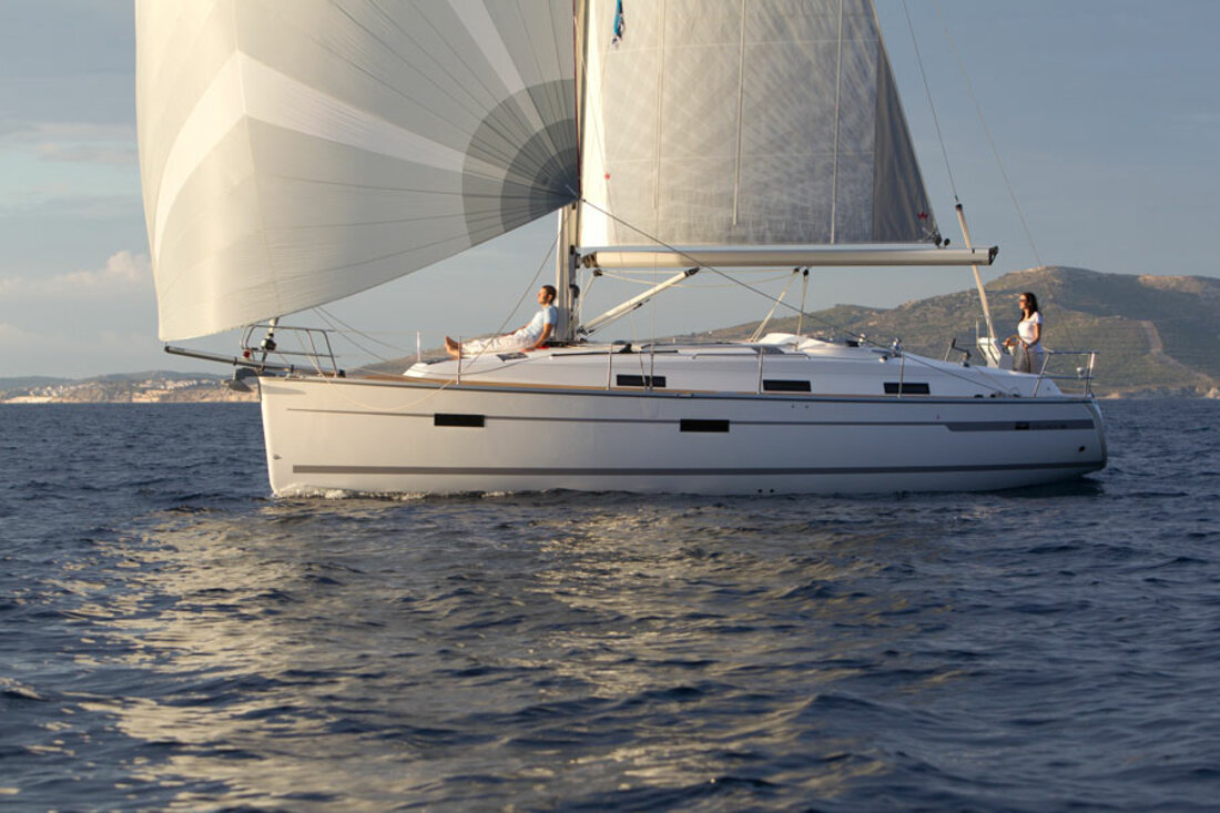 Bavaria Cruiser 36 — photo 8