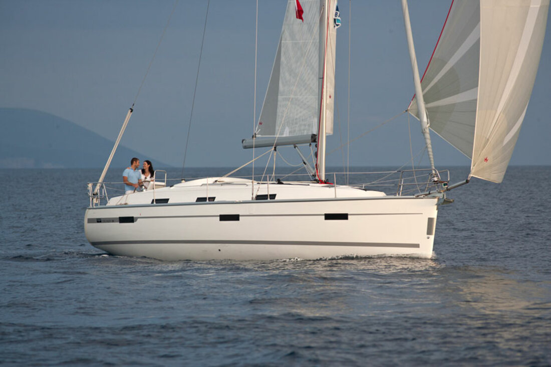 Bavaria Cruiser 36 — photo 9
