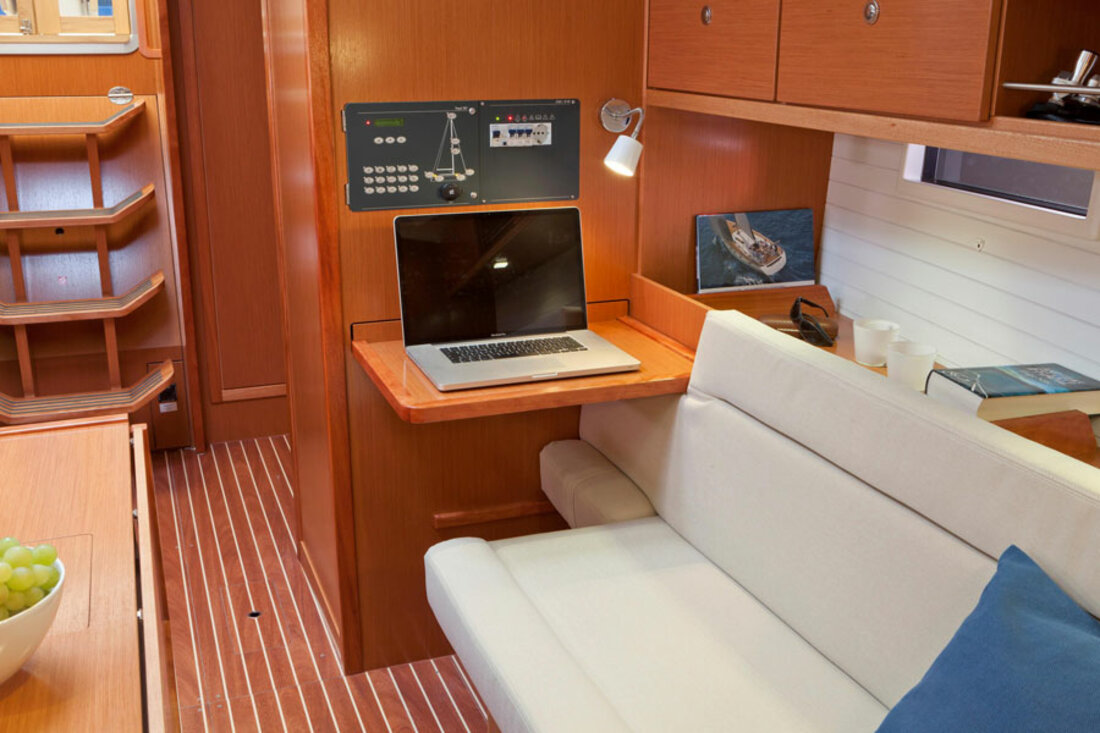 Bavaria Cruiser 36 — photo 14