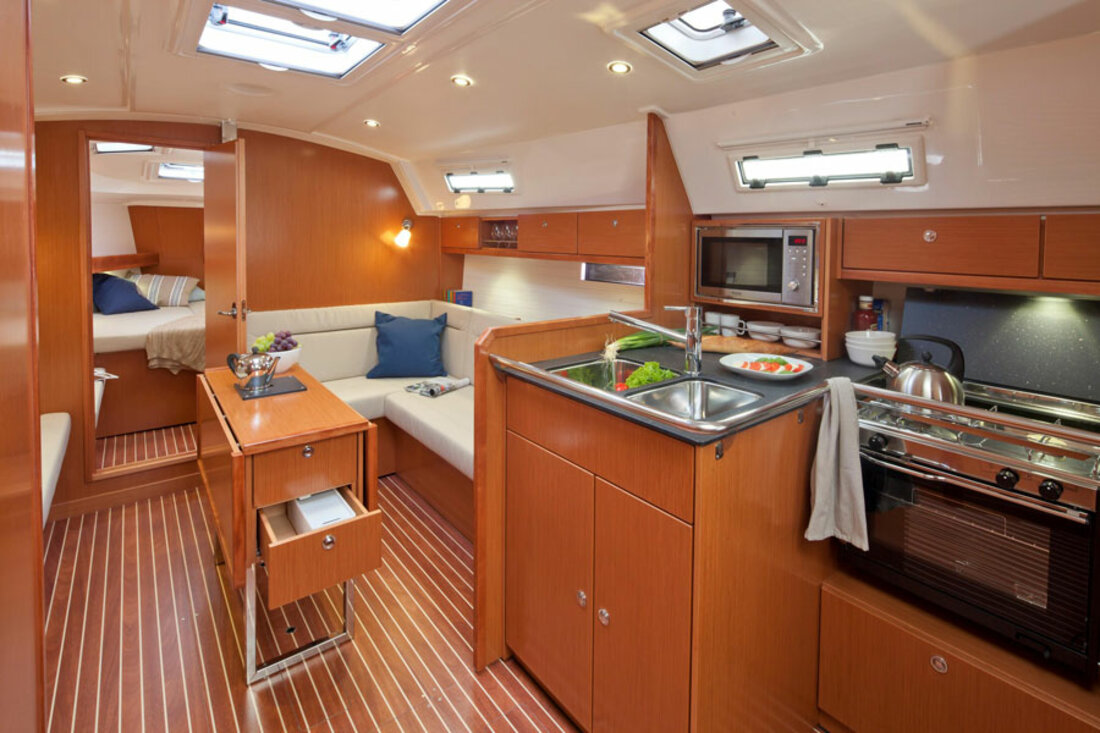 Bavaria Cruiser 36 — photo 15