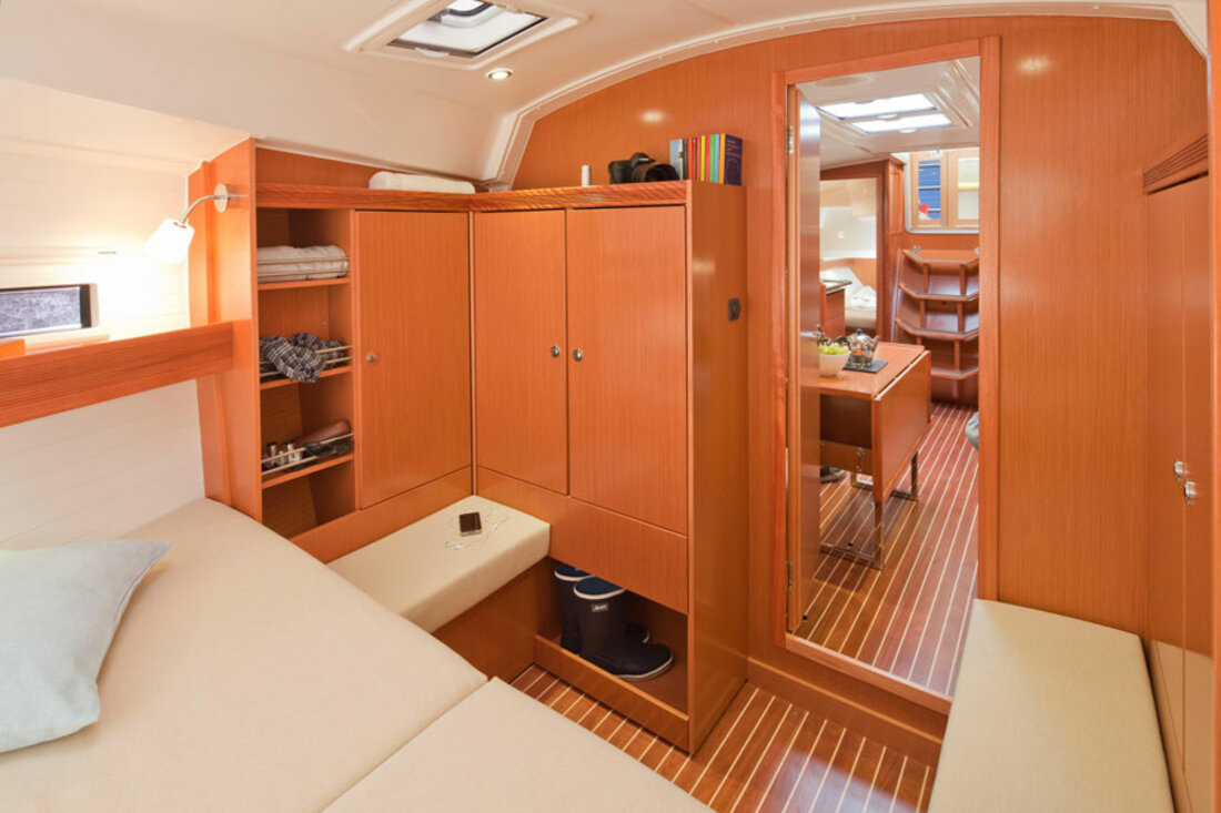 Bavaria Cruiser 36 — photo 17