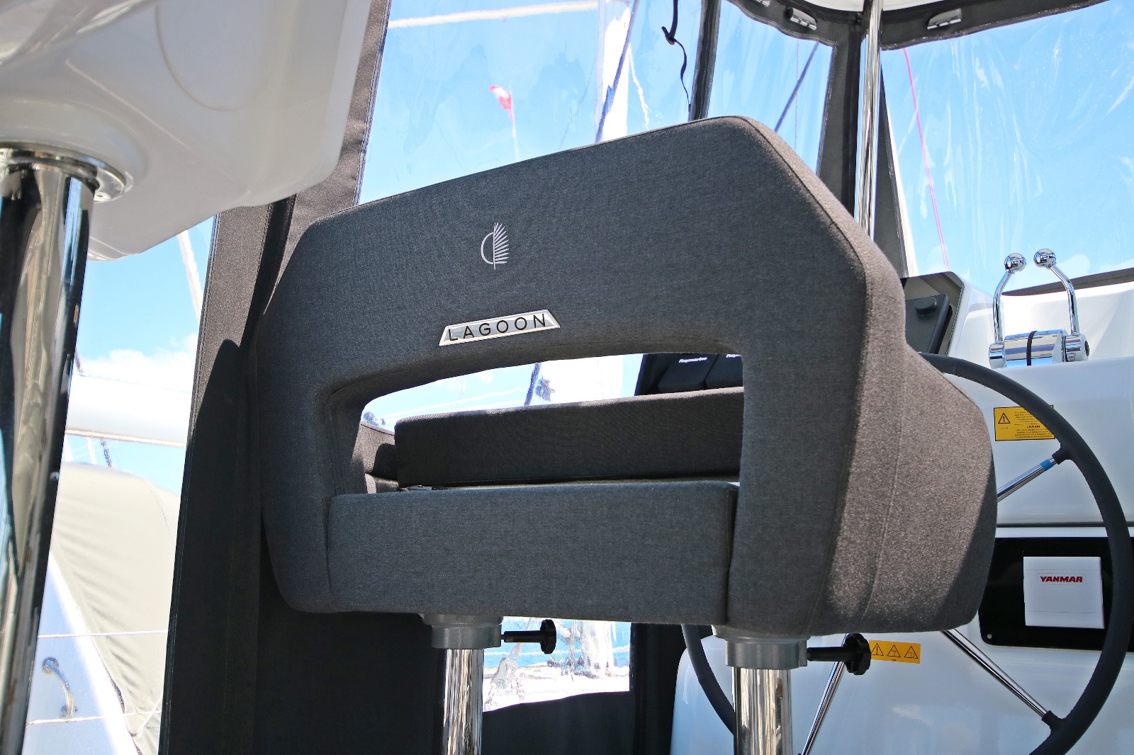 Lagoon 43 - 3 + 2 cab. — photo 9
