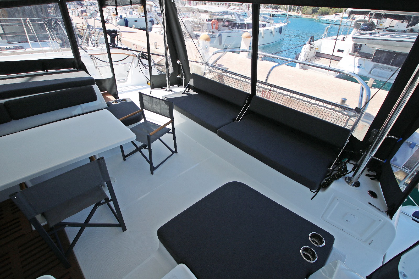 Lagoon 43 - 3 + 2 cab. — photo 10