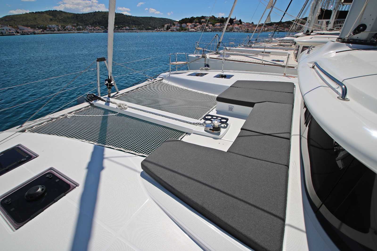 Lagoon 43 - 3 + 2 cab. — photo 12