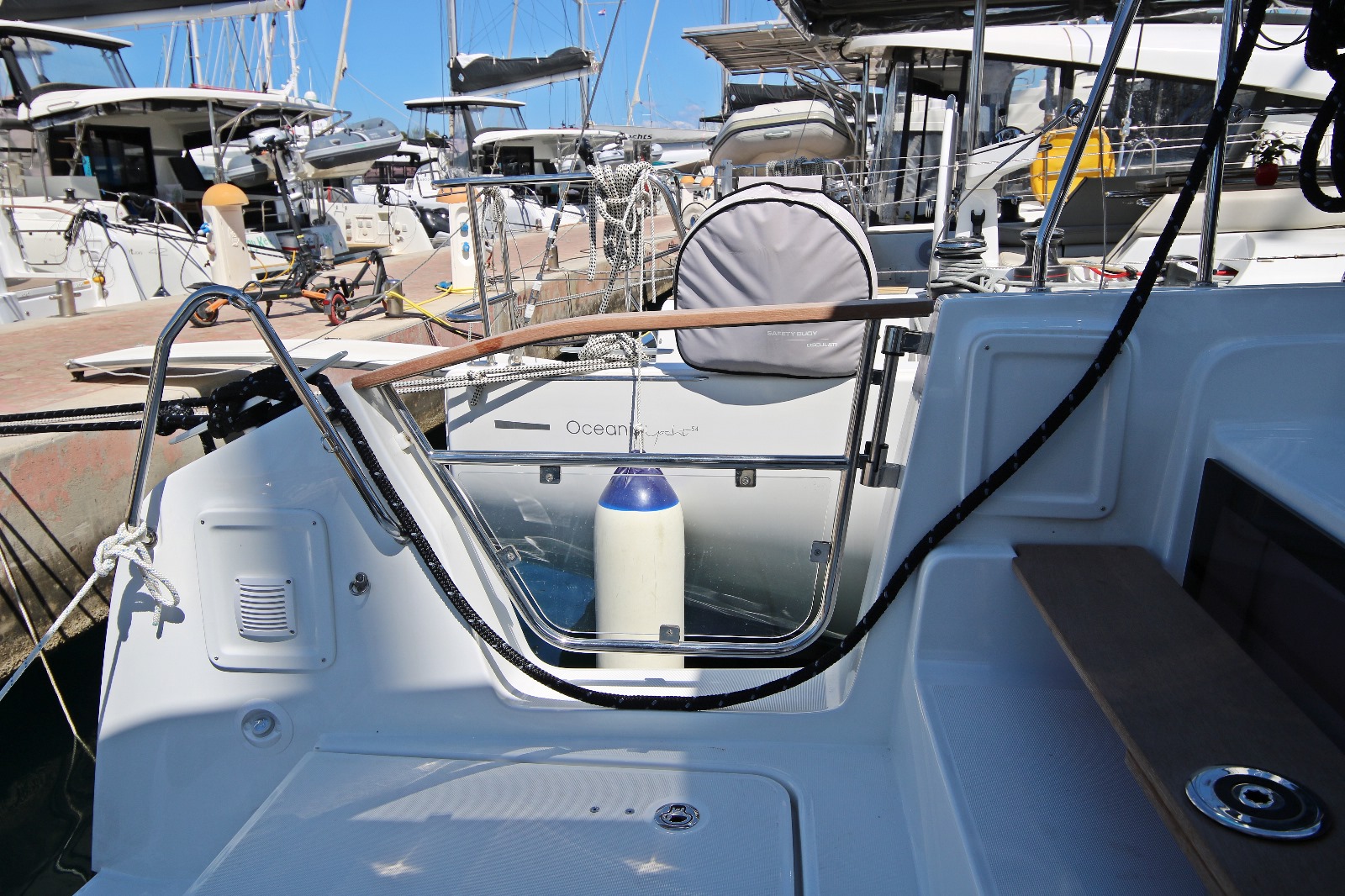 Lagoon 43 - 3 + 2 cab. — photo 16