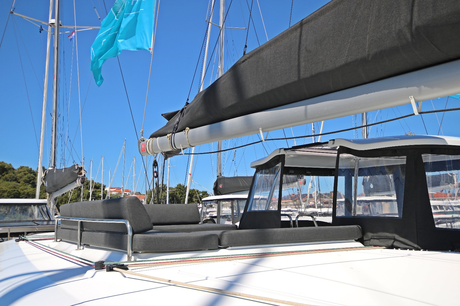 Lagoon 43 - 3 + 2 cab. — photo 24
