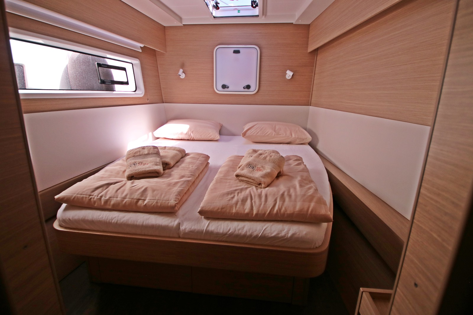 Lagoon 43 - 3 + 2 cab. — photo 40