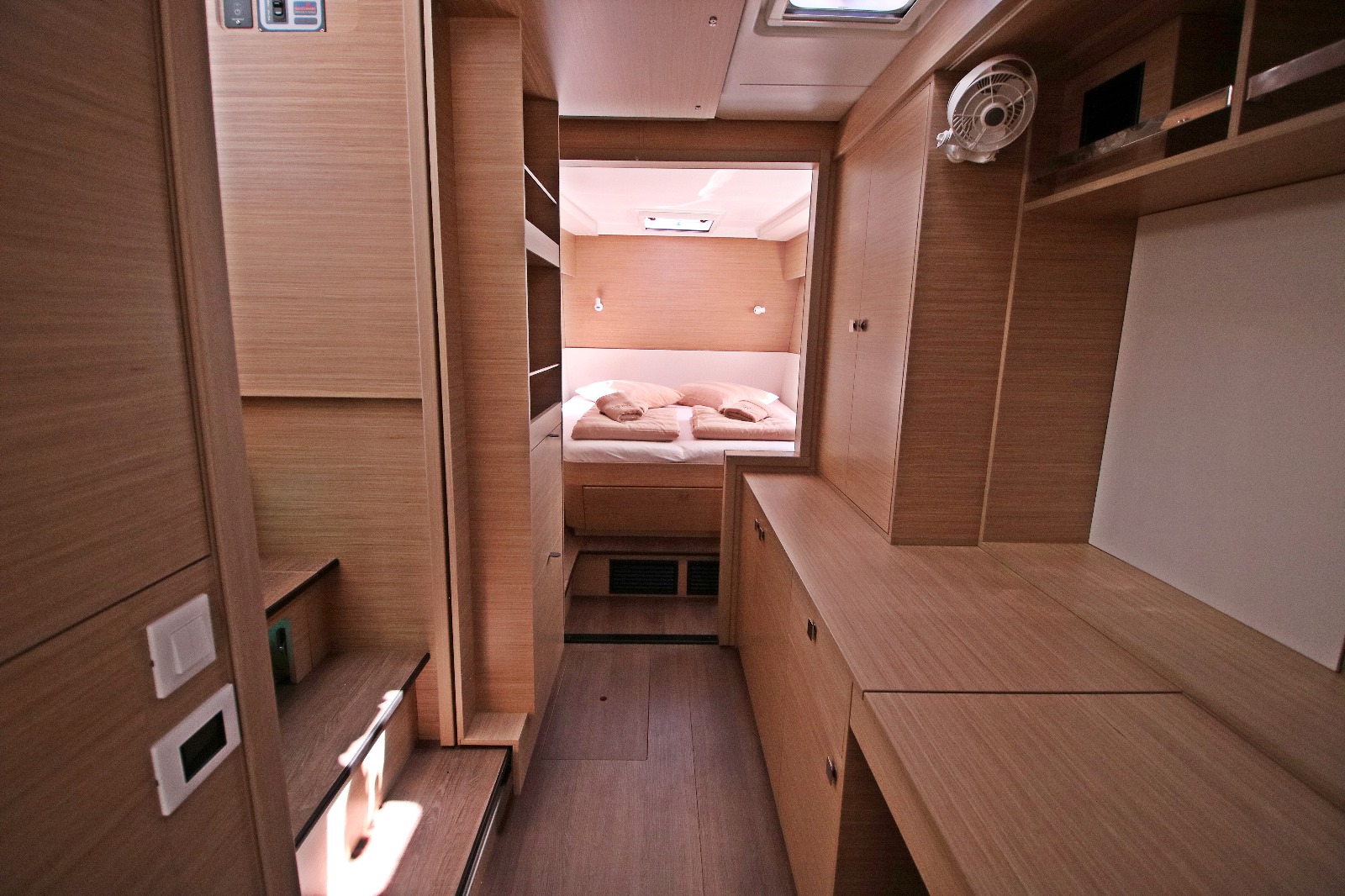 Lagoon 43 - 3 + 2 cab. — photo 42