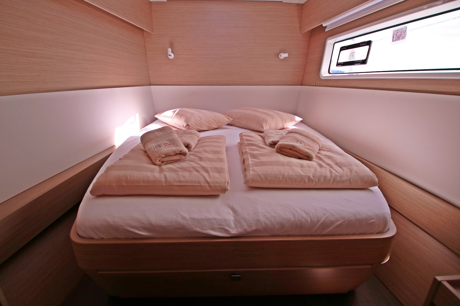 Lagoon 43 - 3 + 2 cab. — photo 56