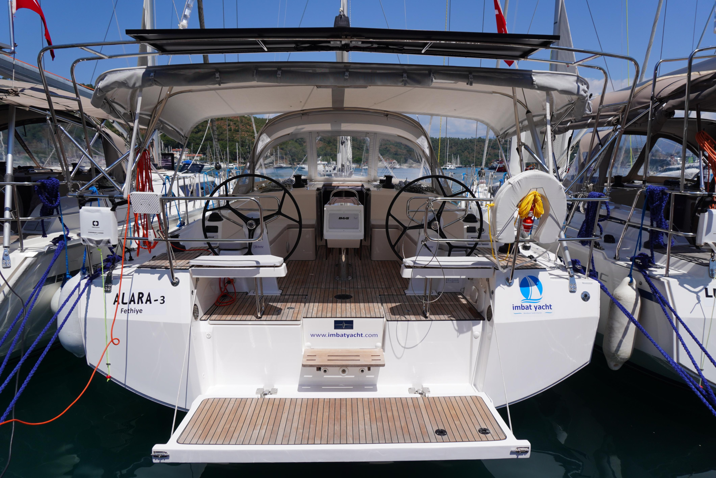 Bavaria C42 — photo 10