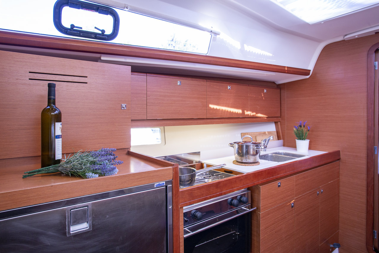 Dufour 382 GL — photo 16