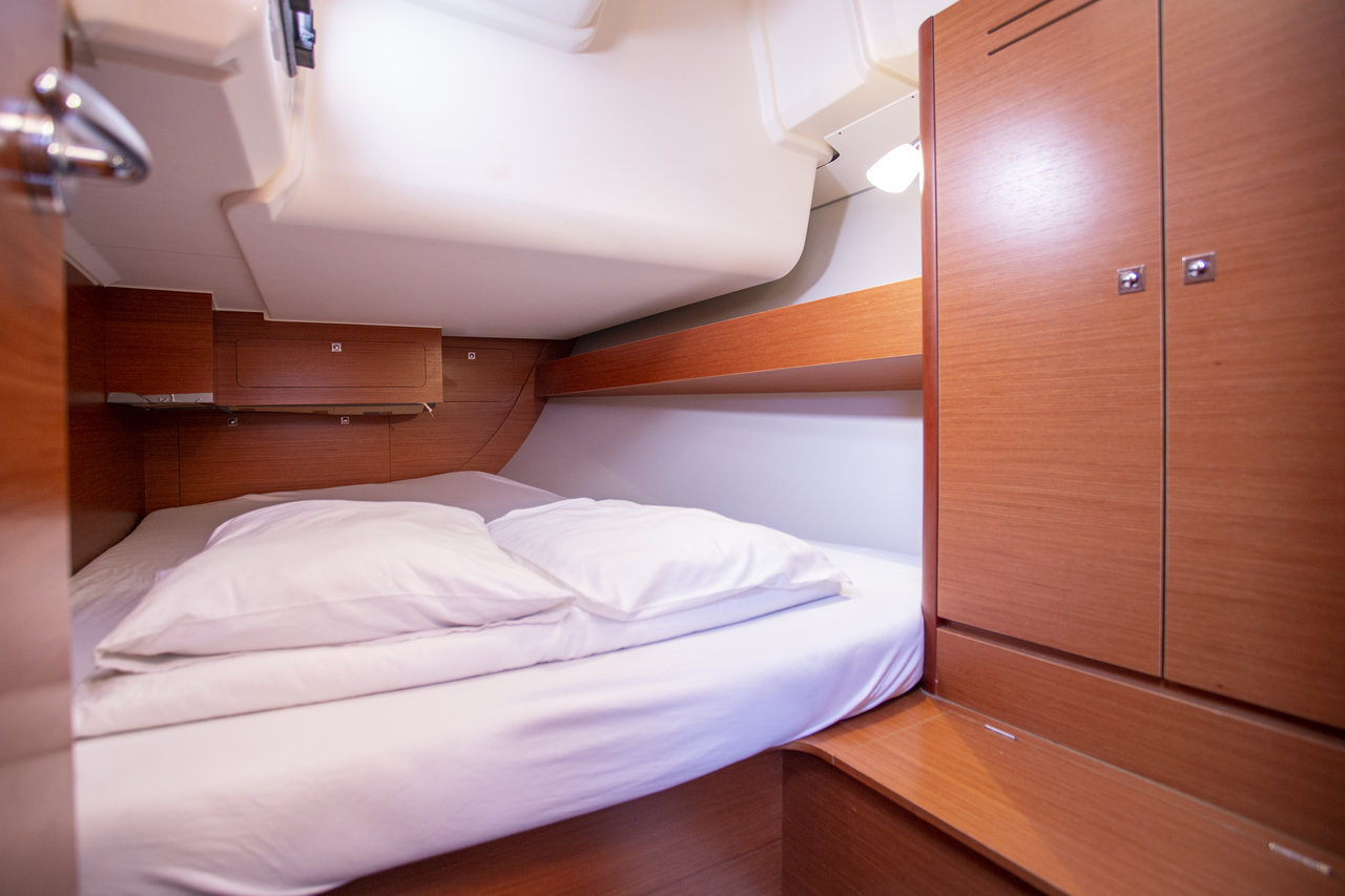 Dufour 382 GL — photo 19
