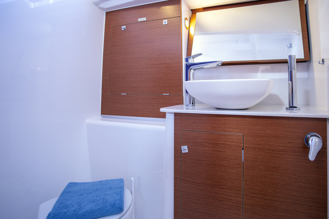 Dufour 382 GL — photo 23