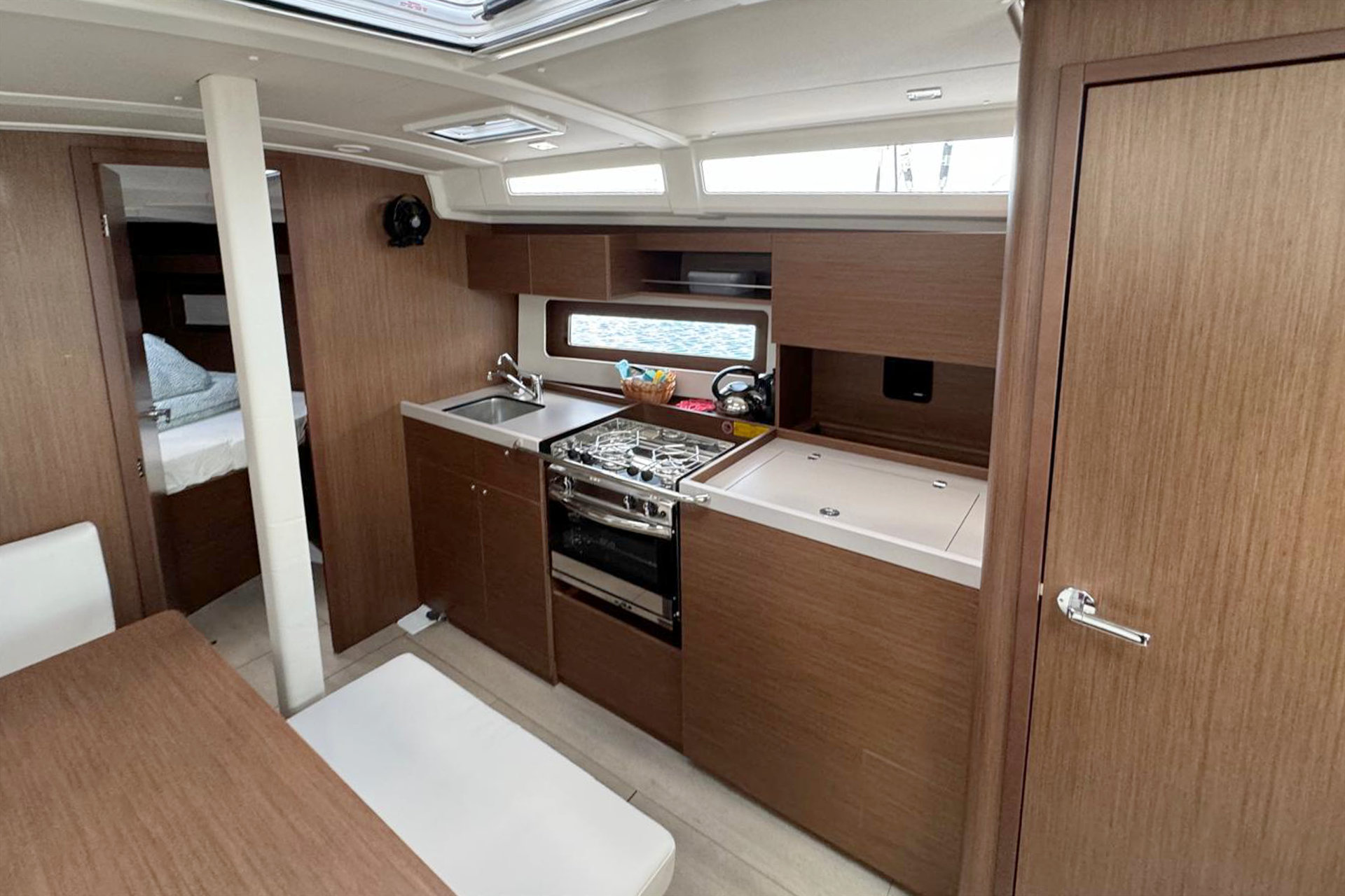 Oceanis 37.1 — photo 12