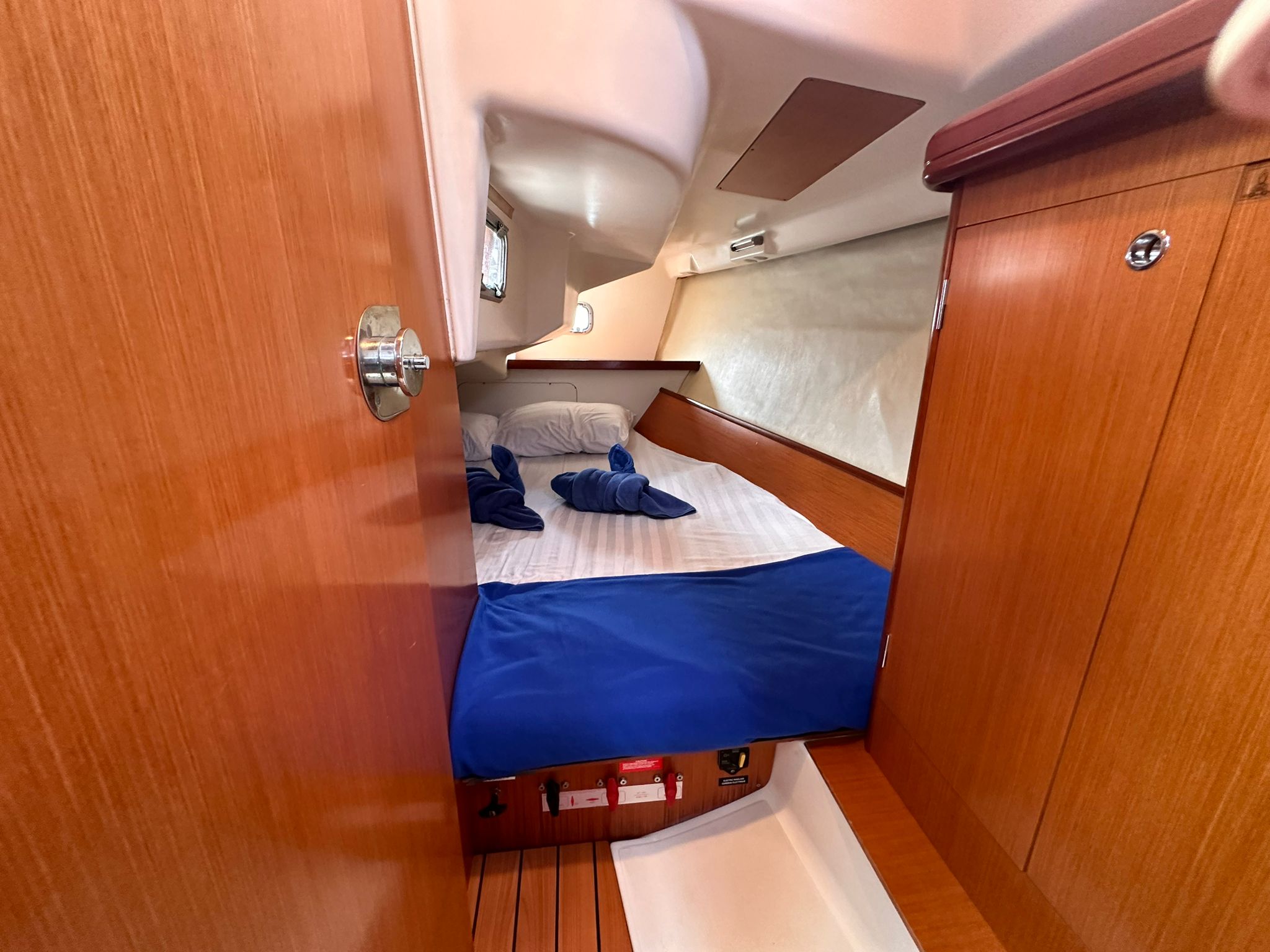 Oceanis Clipper 323 — photo 8