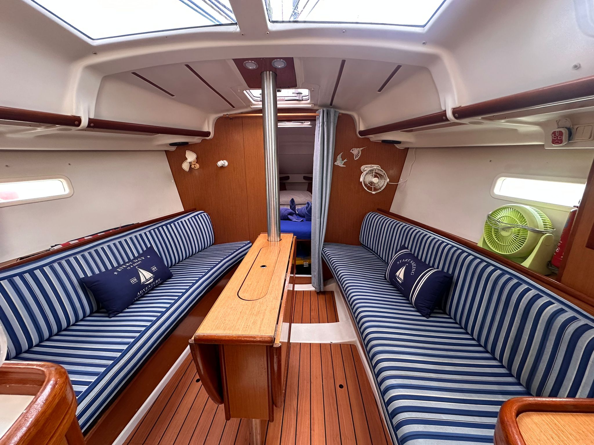 Oceanis Clipper 323 — photo 10