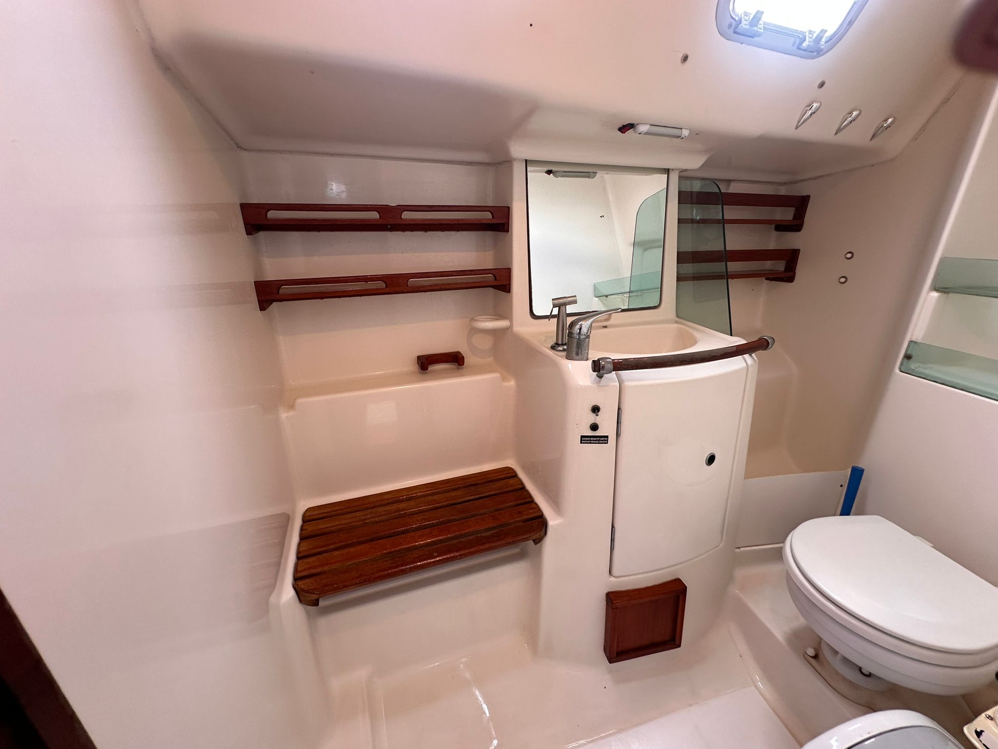 Oceanis Clipper 323 — photo 12