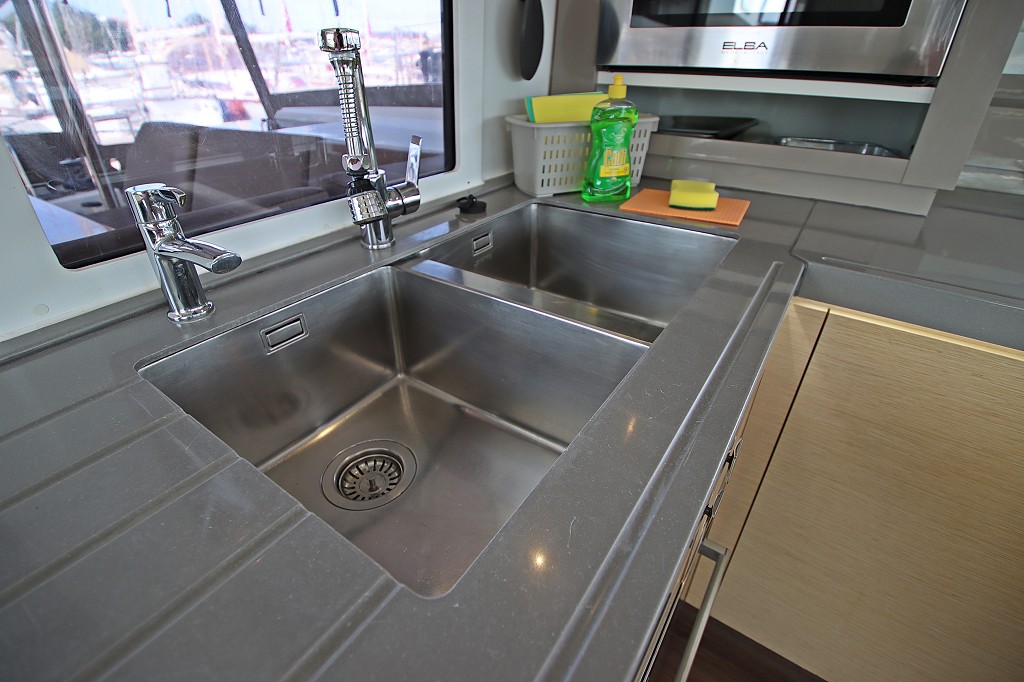 Fountaine Pajot Saona 47 Quintet - 5 + 1 cab. — photo 36