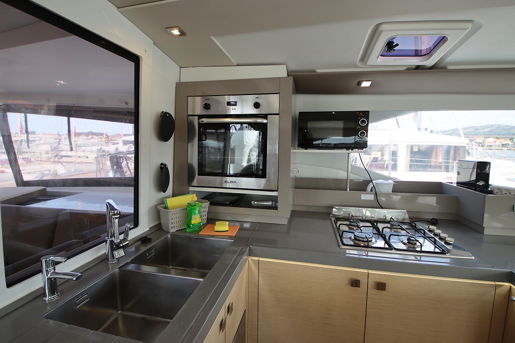 Fountaine Pajot Saona 47 Quintet - 5 + 1 cab. — photo 16