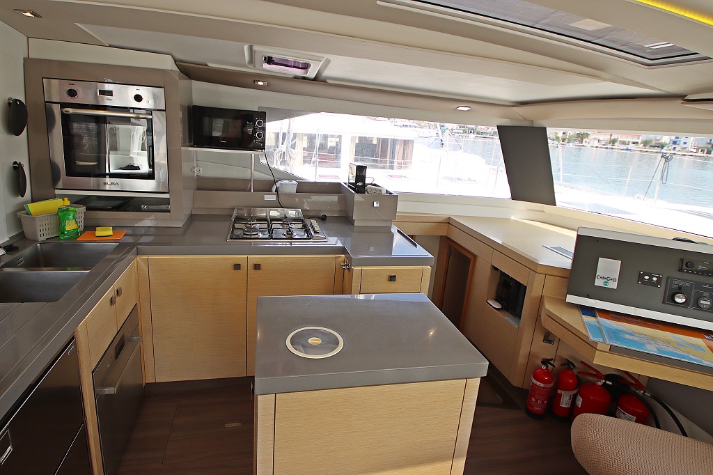 Fountaine Pajot Saona 47 Quintet - 5 + 1 cab. — photo 15