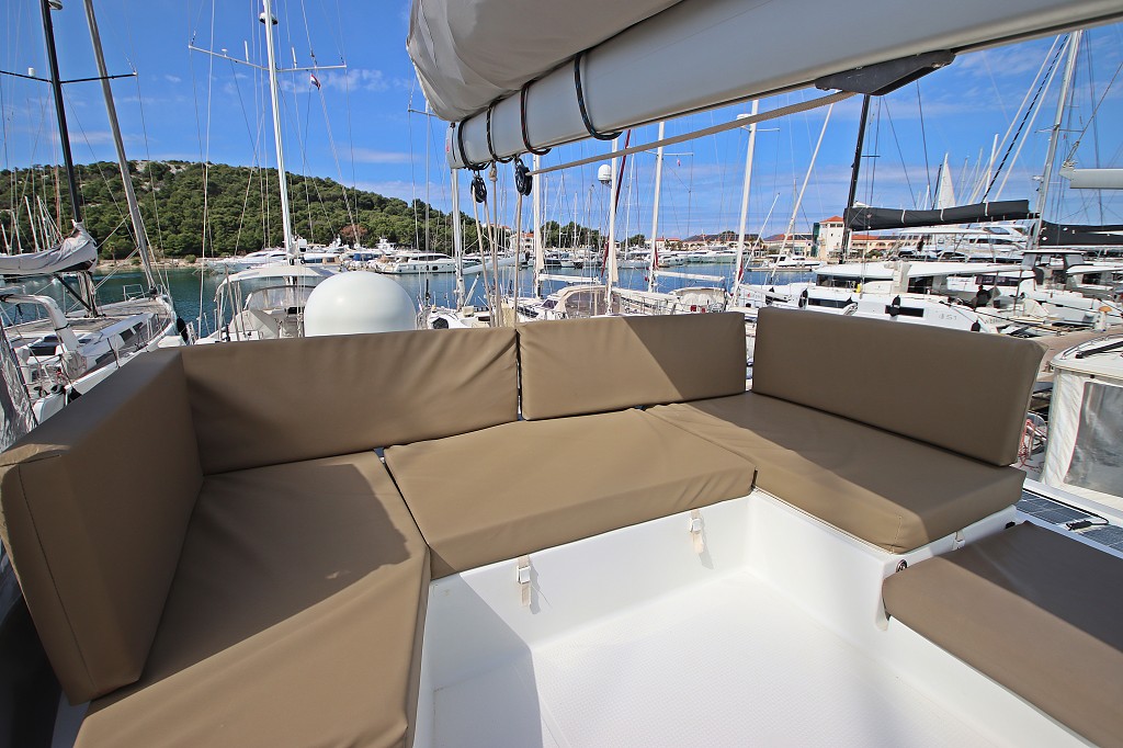 Fountaine Pajot Saona 47 Quintet - 5 + 1 cab. — photo 24