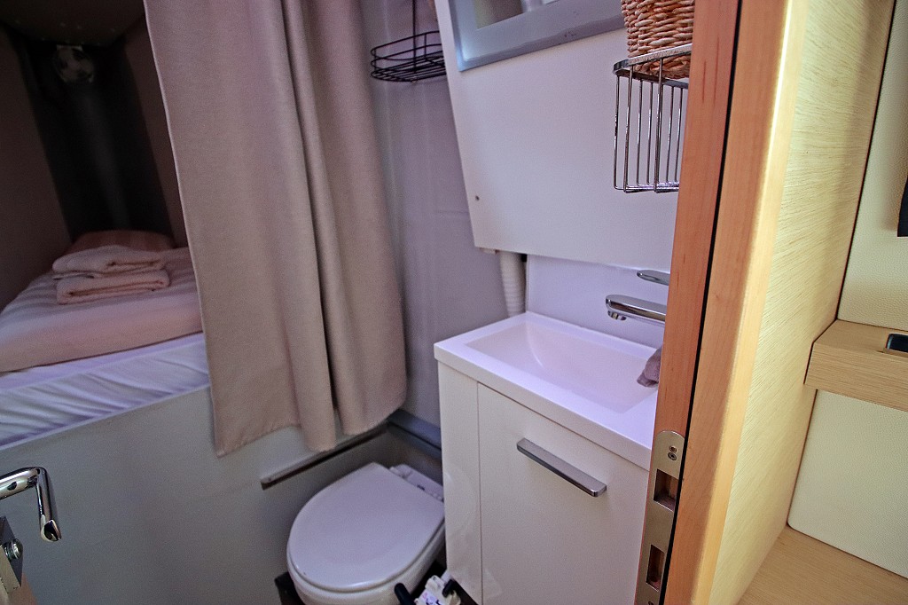Fountaine Pajot Saona 47 Quintet - 5 + 1 cab. — photo 33