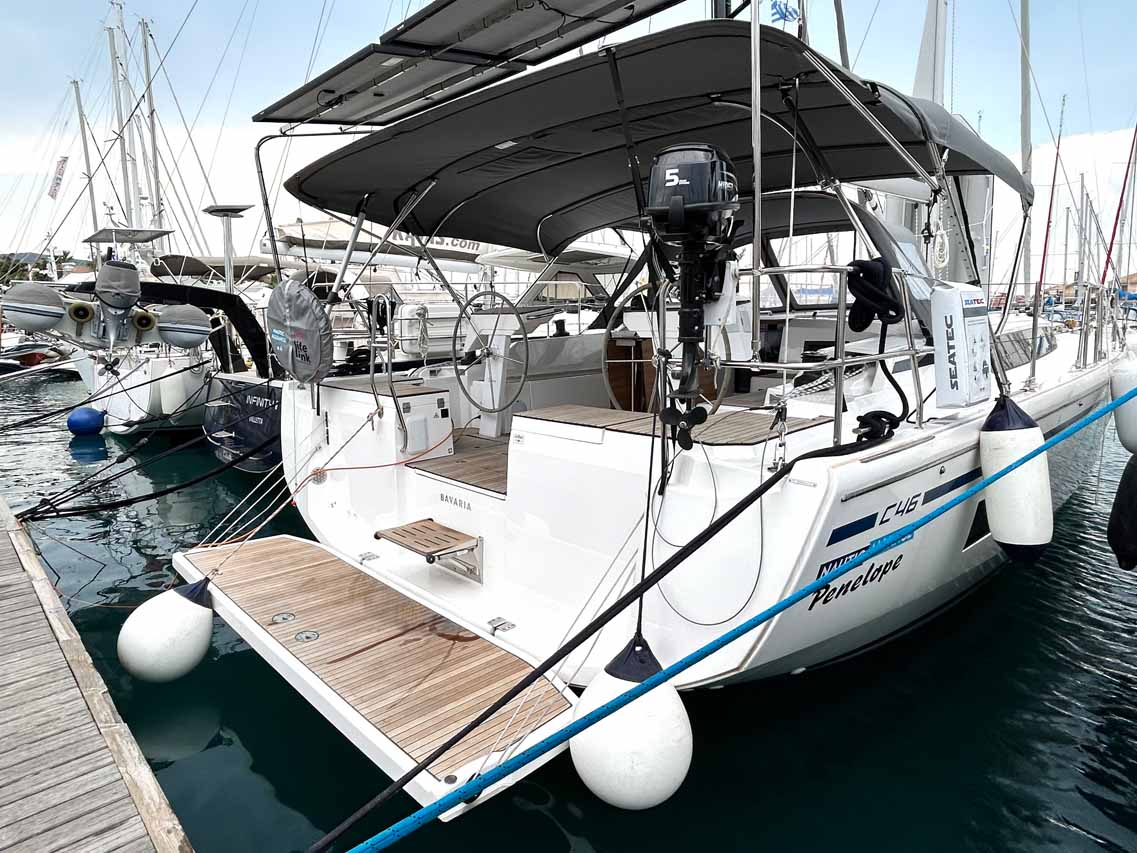 Bavaria C46 - 4 cab. — photo 1