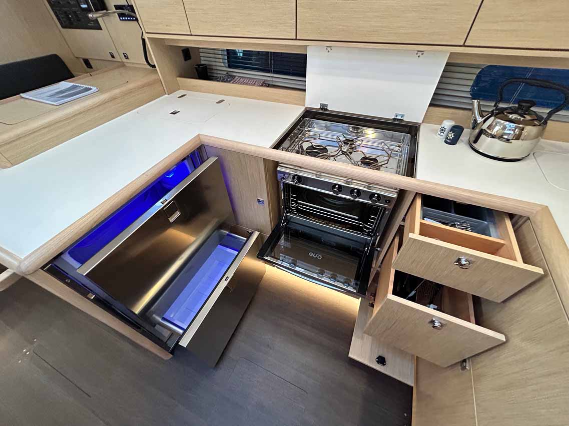 Bavaria C46 - 4 cab. — photo 13