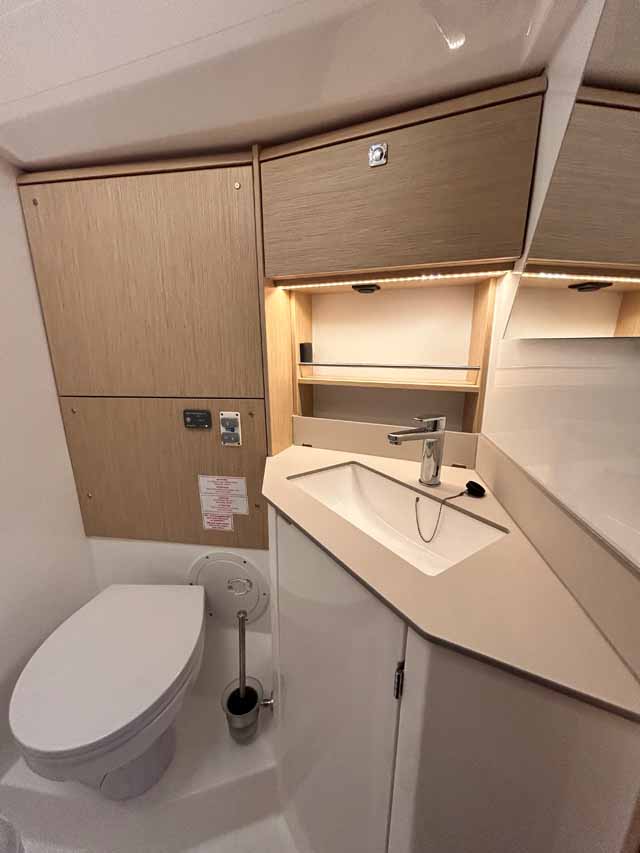 Bavaria C46 - 4 cab. — photo 22