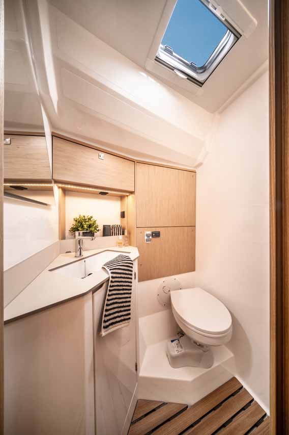 Bavaria C46 - 5 cab. — photo 13