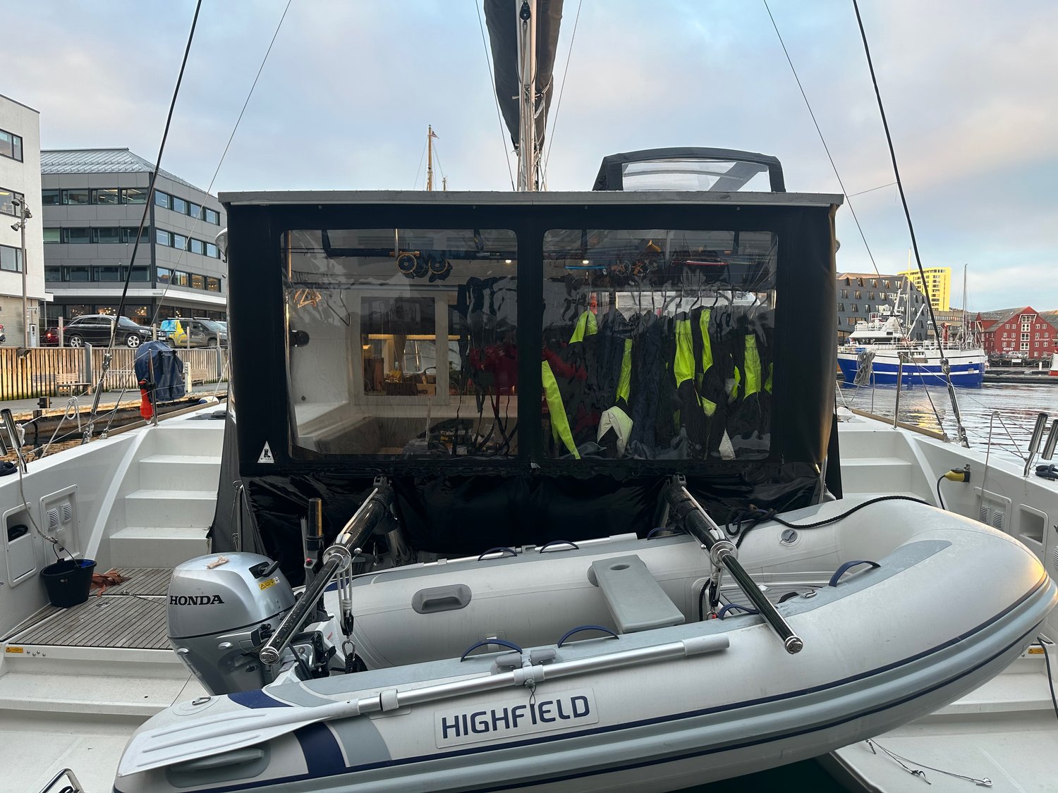 Lagoon 40 - 4 + 2 cab — photo 10