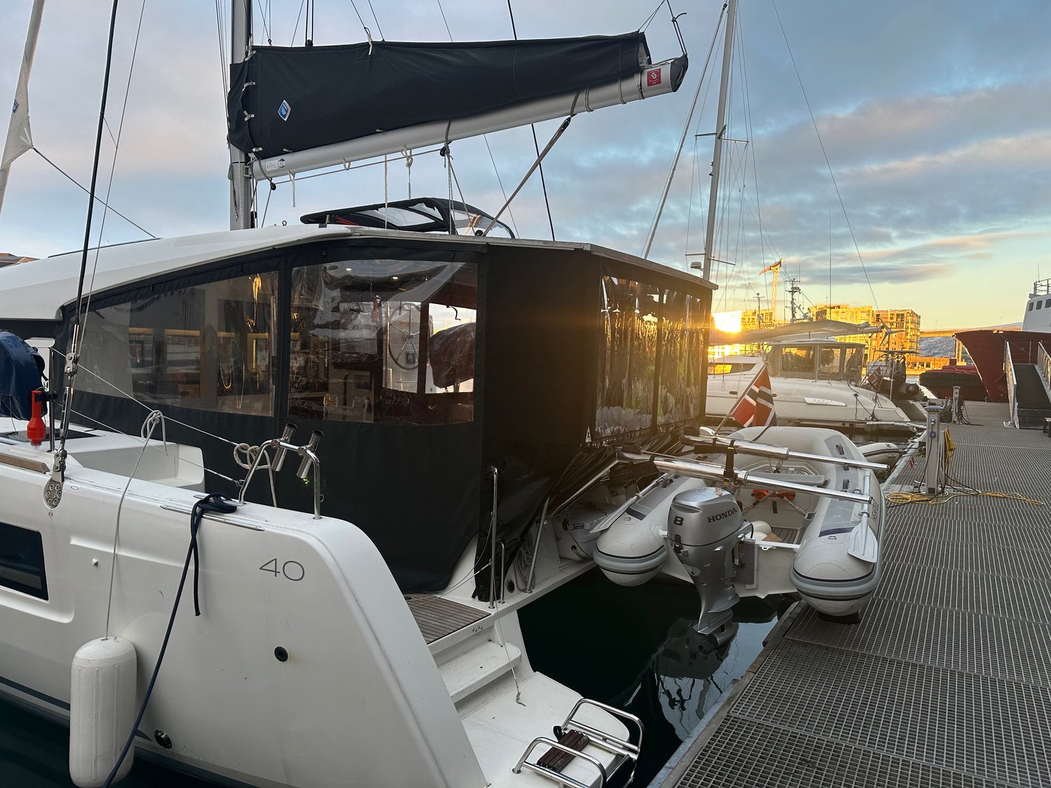 Lagoon 40 - 4 + 2 cab — photo 11