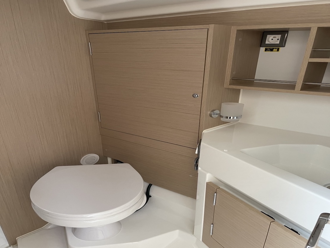 Oceanis 34.1 — photo 24