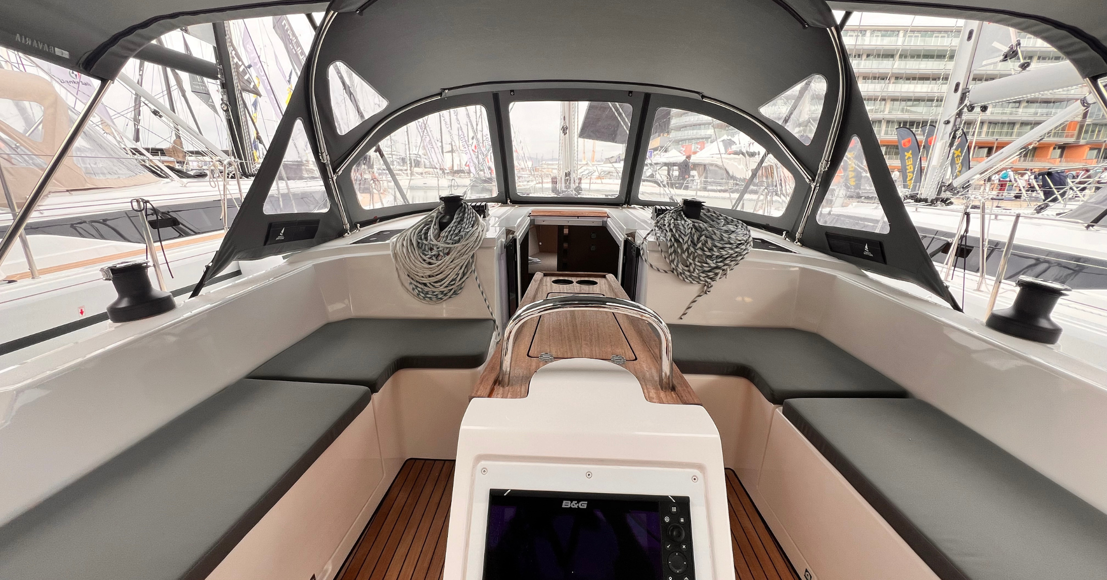 Bavaria C42 — photo 4