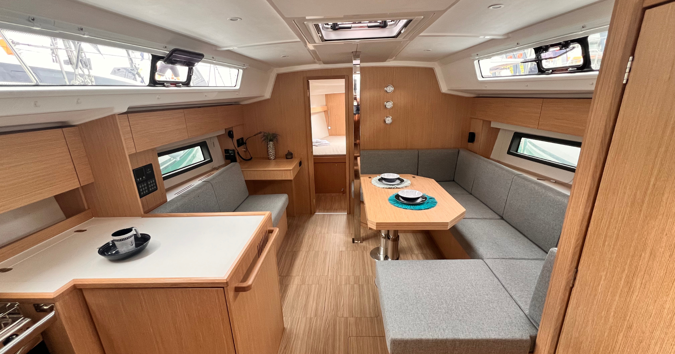 Bavaria C42 — photo 7