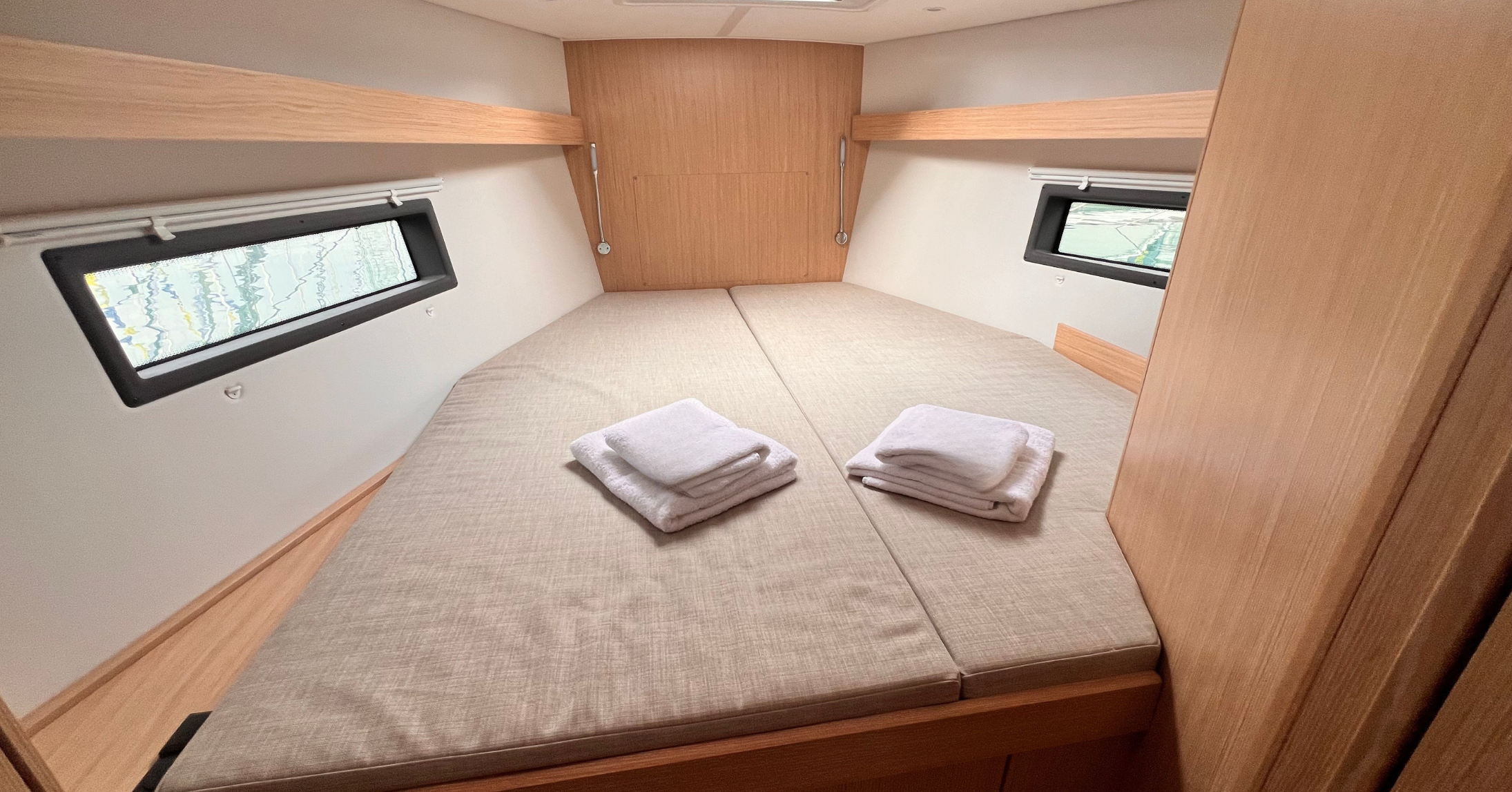 Bavaria C42 — photo 12