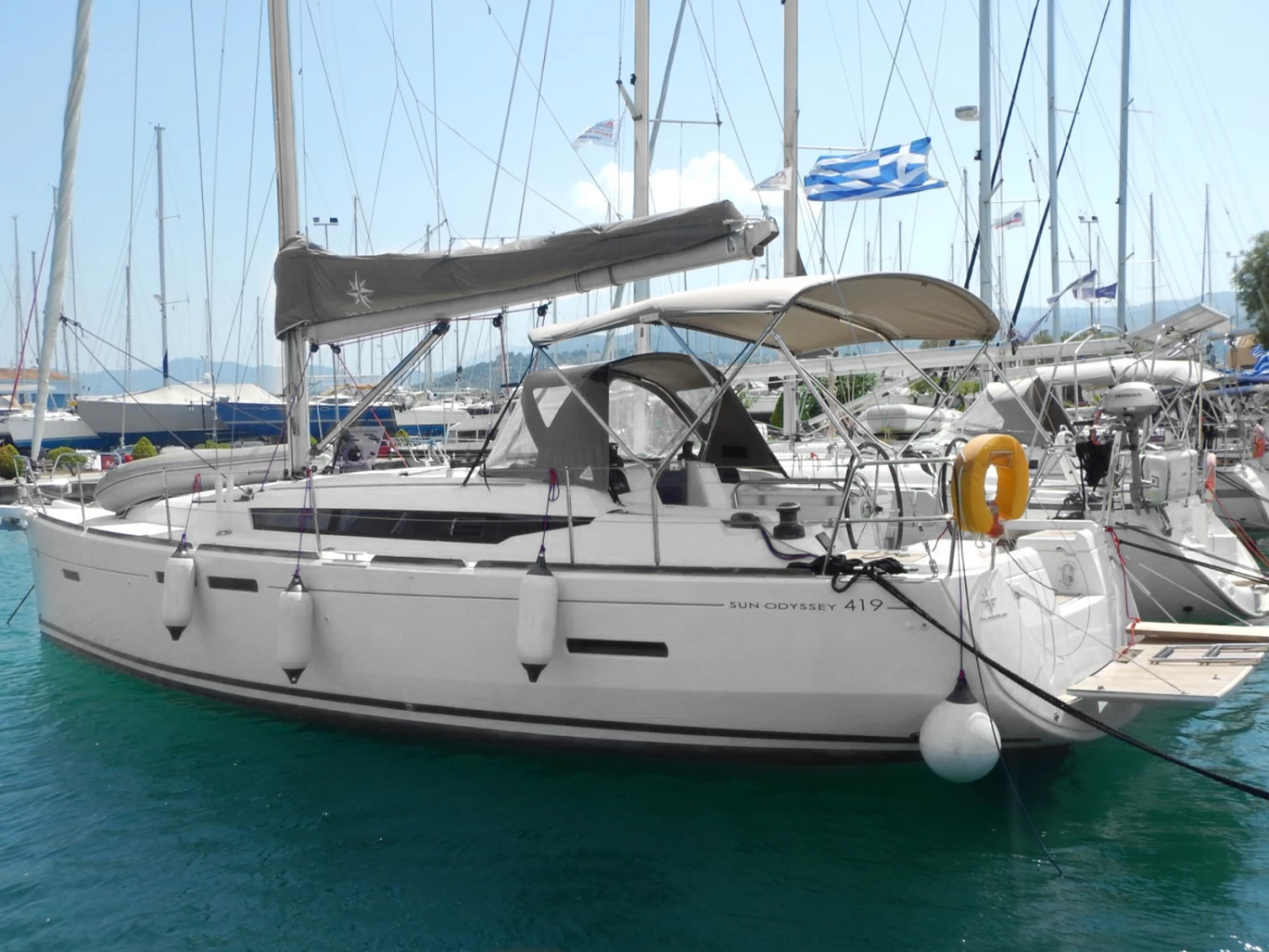 Sun Odyssey 419 - 3 cab. — photo 1