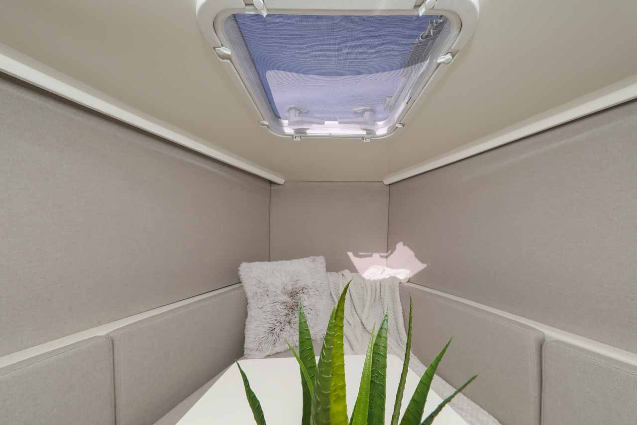 Nuva M9 Cabin — photo 16