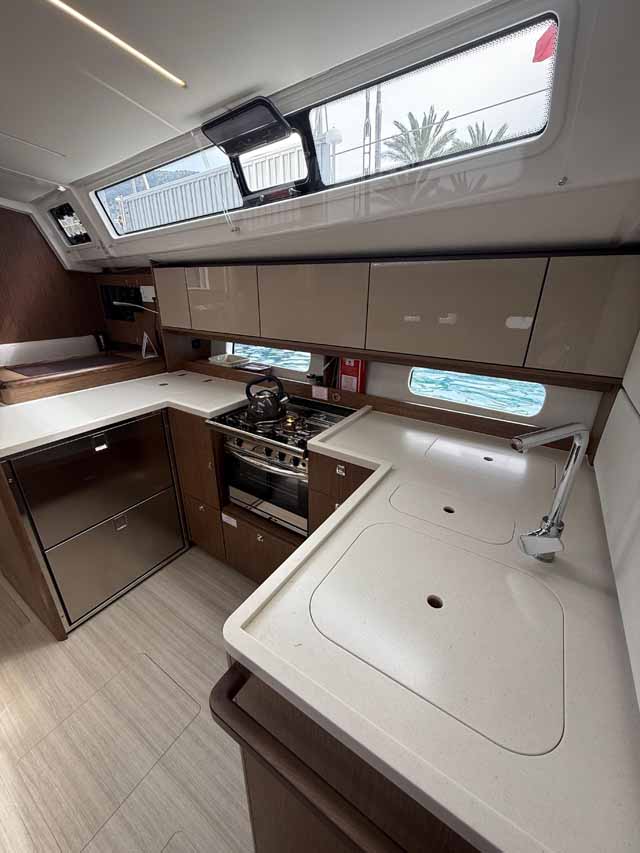 Bavaria C46 - 4 cab. — photo 10