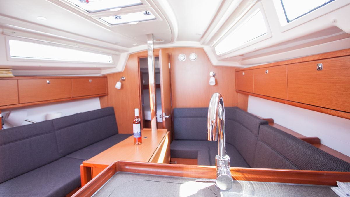 Bavaria Cruiser 34 — photo 8