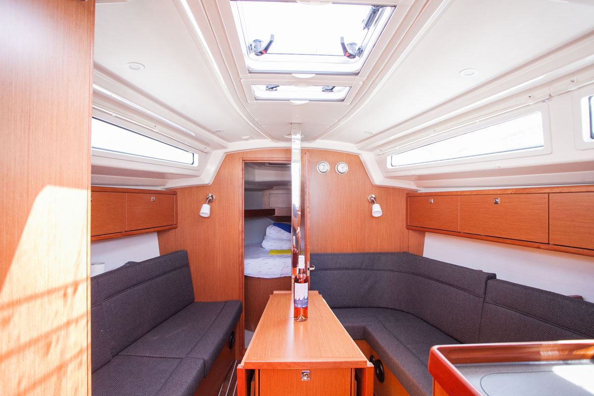 Bavaria Cruiser 34 — photo 11