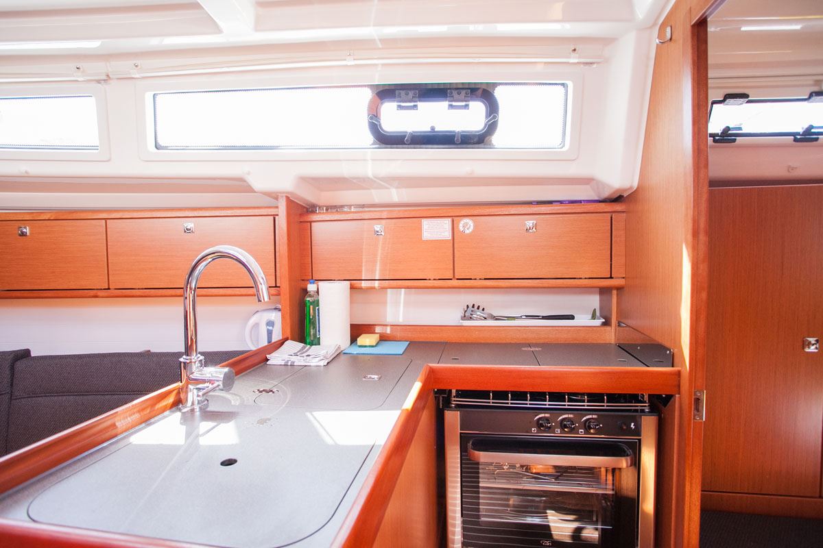 Bavaria Cruiser 34 — photo 12